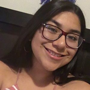 Meet your Posher, Estefany